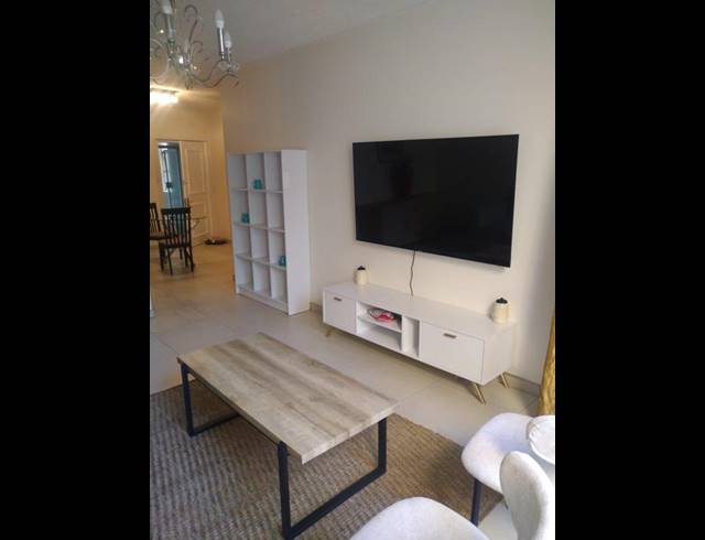 1 BEDROOM PROPERTY TO RENT IN SANDHURST